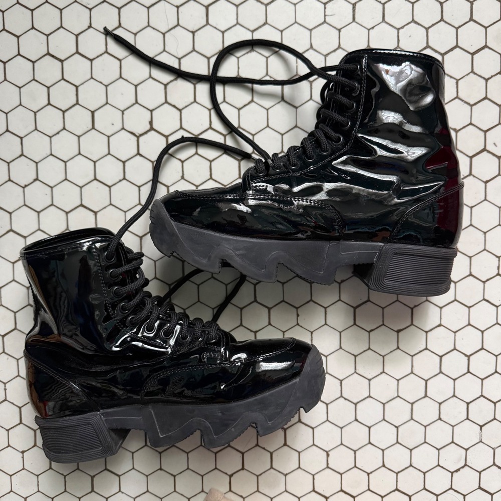 iRi Patent Leather Combat Boots Black Platform Lug Sole Lace Up Sz 37/6.5